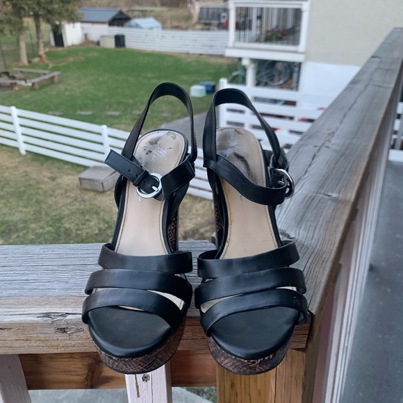 🌹MARC FISHER PLATFORM SANDALS - Picture 4 of 6